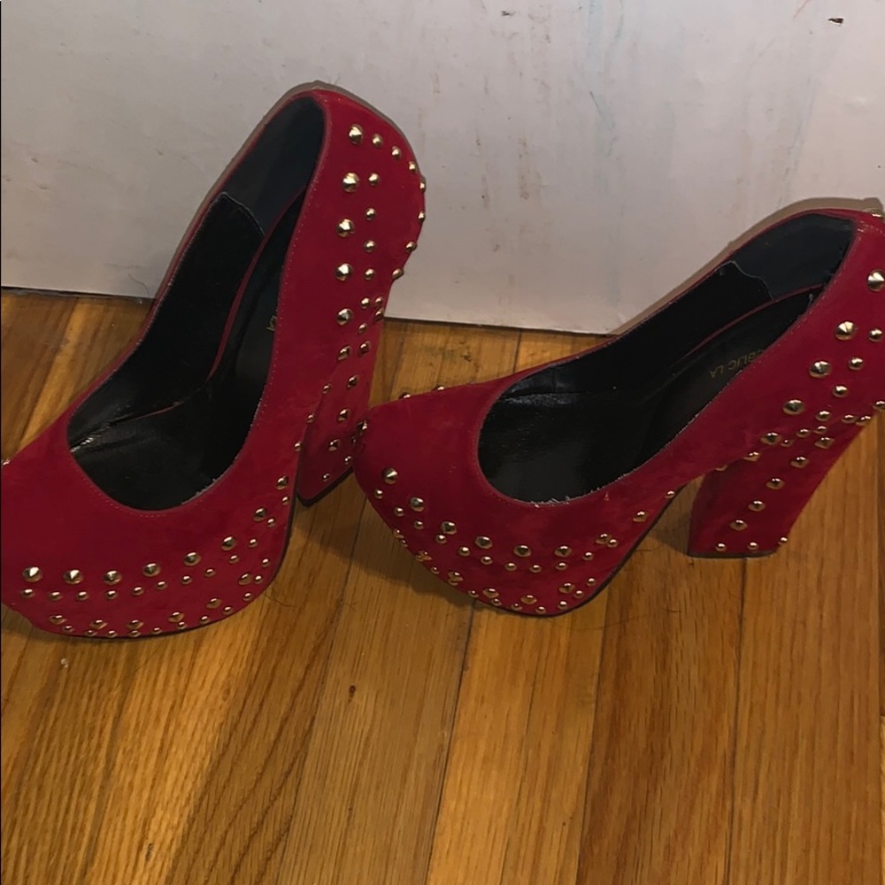 Red Studded heels - Picture 2 of 4